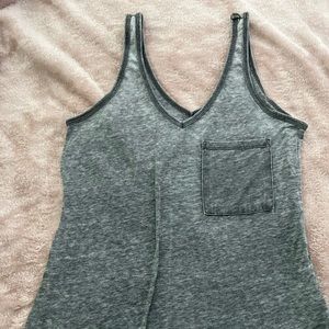 Garage brand tank with distressed look